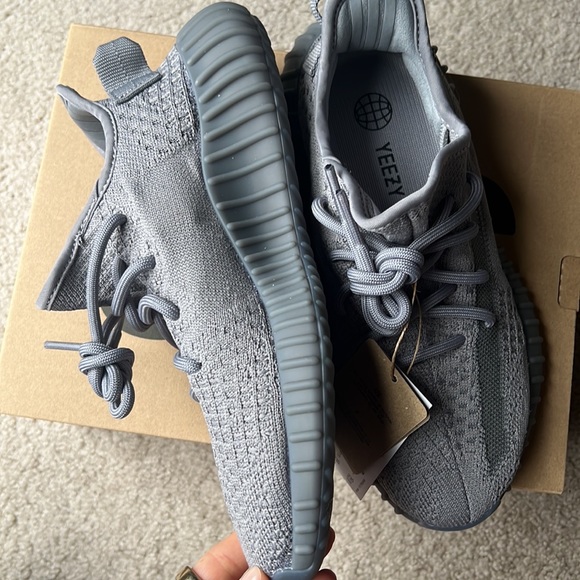 Slate gray Yeezy boost 350 V2 - Picture 5 of 5